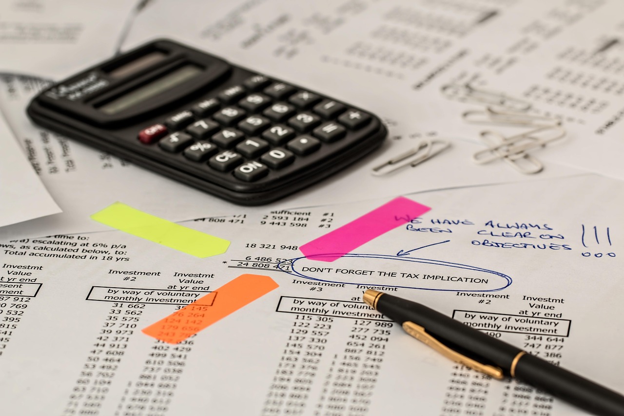 Photo showing calculator, calculation and insurance.
