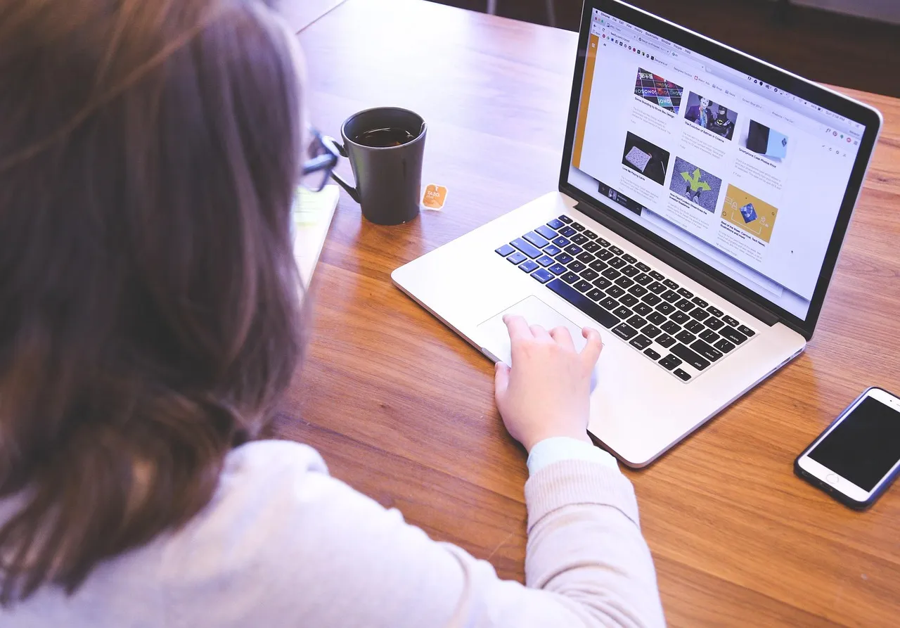 Photo showing student, woman, startup and business.