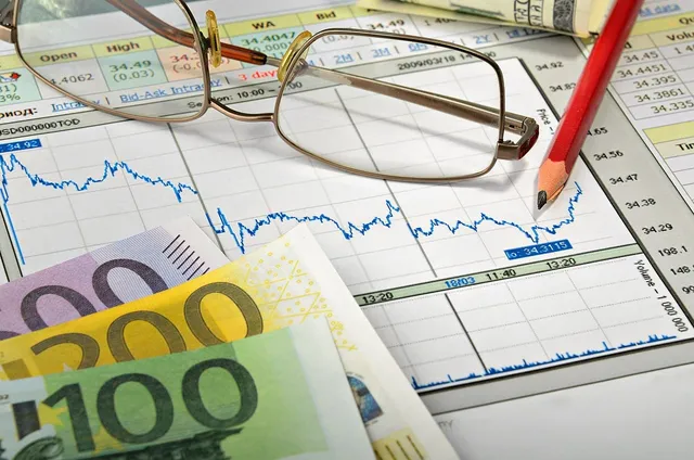 Photo showing money, businesses and finances.