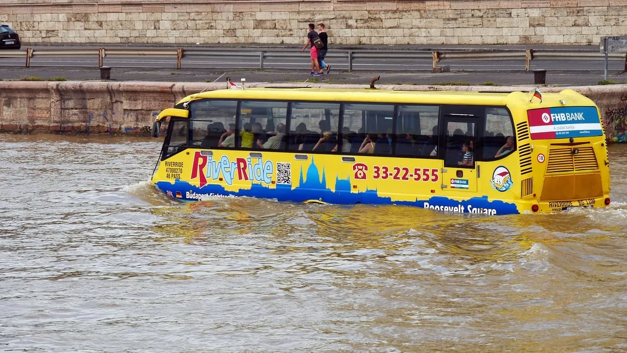 Photo showing flood, coach, bus and budapest.