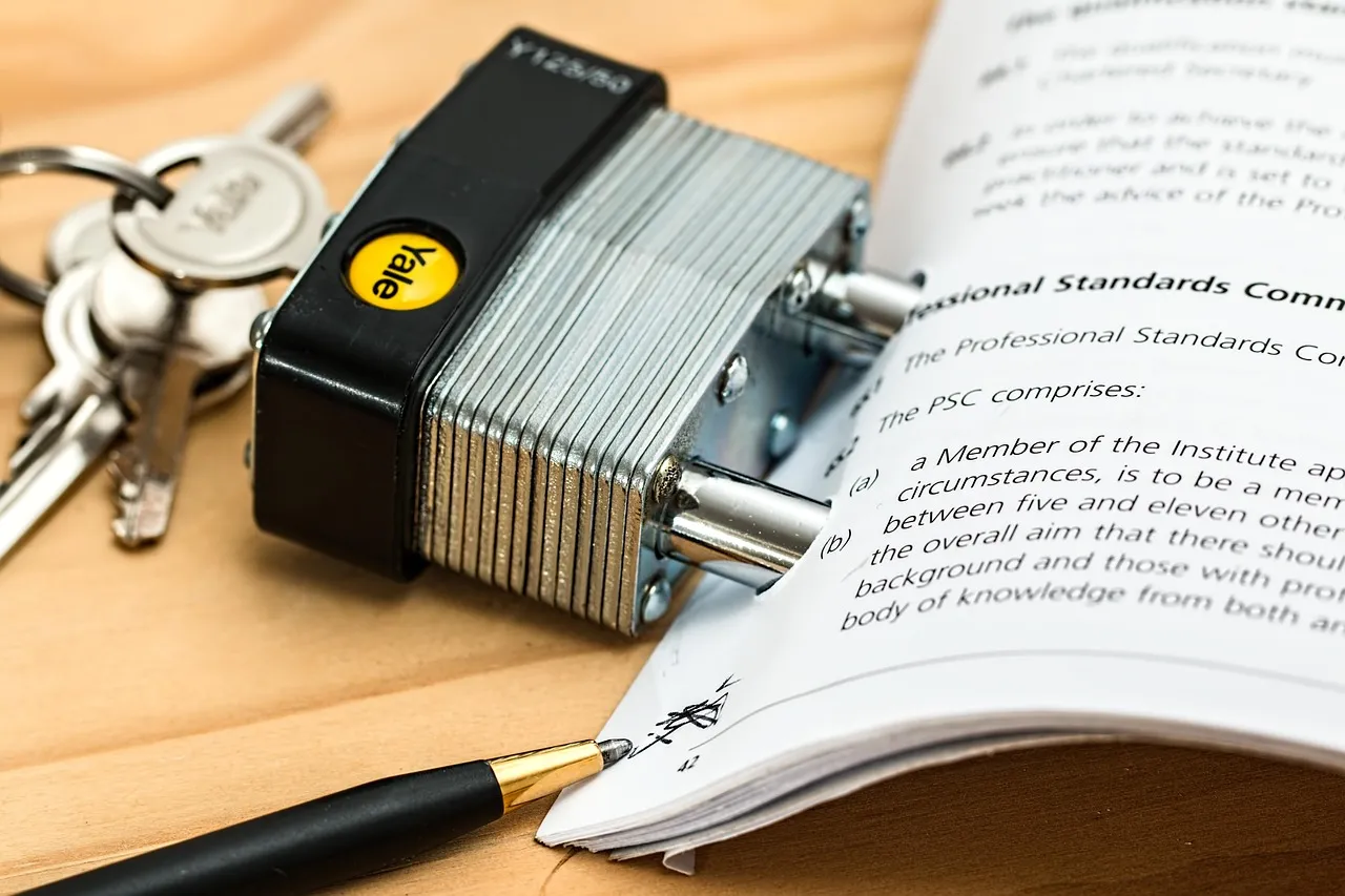 Photo showing binding contract, contract, secure and agreement.